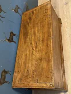 Boîte en orme du XVIIIe siècle