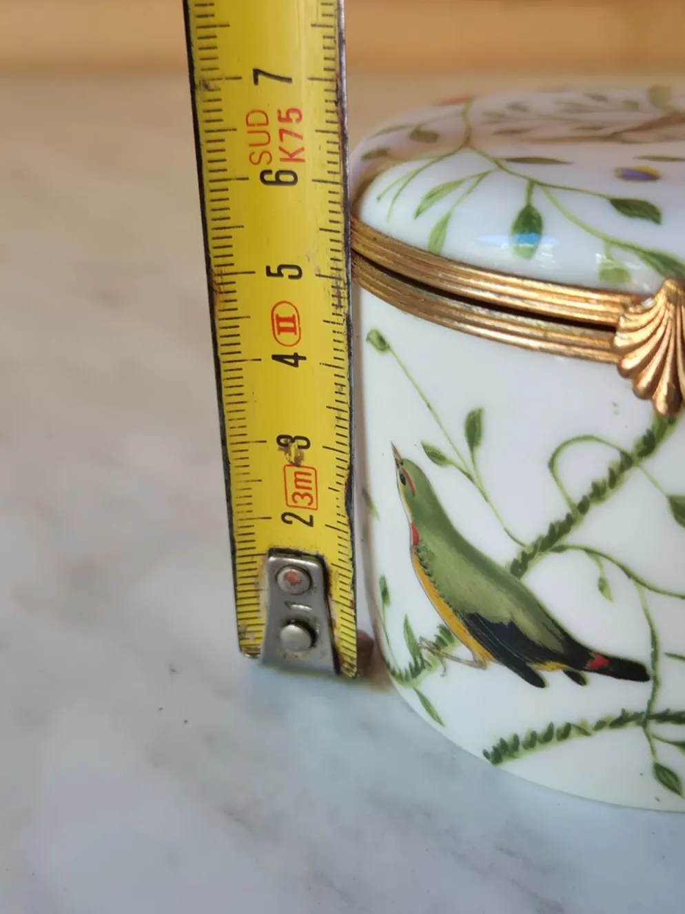 Boîte en porcelaine Raynaud Limoges vintage avec décoration d'oiseaux et de fleurs