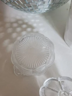 Boîte en verre moulé