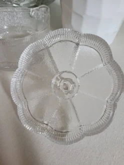 Boîte en verre moulé