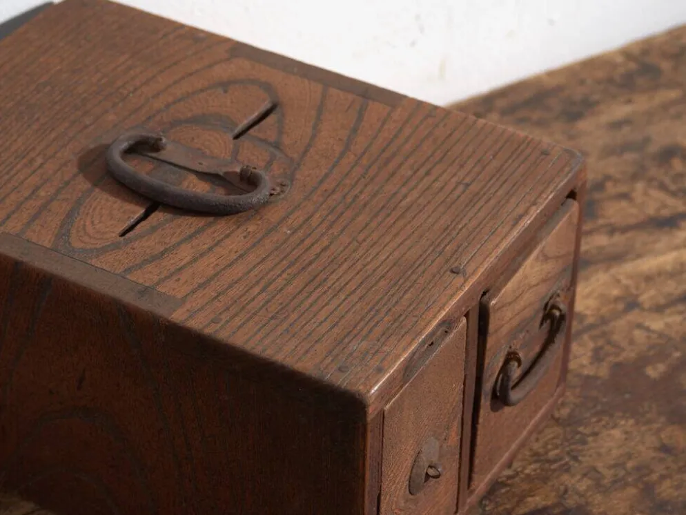 Boîte japonaise ancienne avec tiroir en bois – période Meiji–Taishō (c.1890–1920)