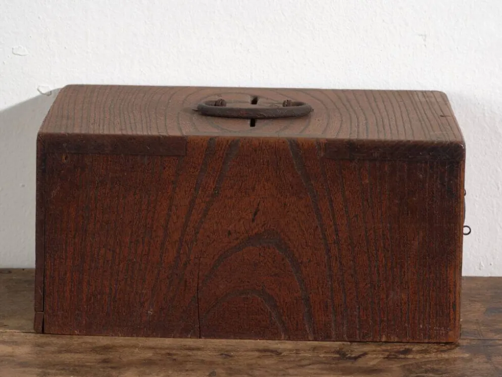 Boîte japonaise ancienne avec tiroir en bois – période Meiji–Taishō (c.1890–1920)