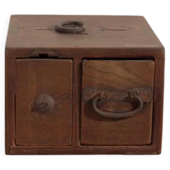 Boîte japonaise ancienne avec tiroir en bois – période Meiji–Taishō (c.1890–1920)