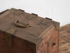 Boîte japonaise ancienne à tiroirs et couvercle articulé – Début période Showa (v.1928)