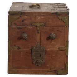 Boîte japonaise ancienne à tiroirs et couvercle articulé – Début période Showa (v.1928)