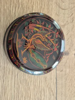 Boîte ronde et ses 6 sous-verres en bois laqué peint à la main