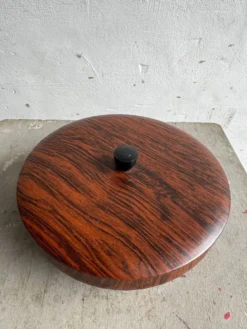 Boîte vintage en métal imitation teck, années 1960
