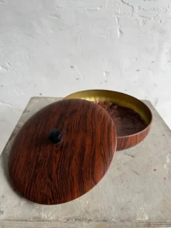 Boîte vintage en métal imitation teck, années 1960
