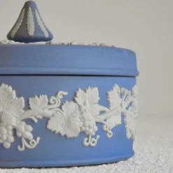 Boîte Wedgwood en jaspe avec couvercle