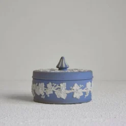 Boîte Wedgwood en jaspe avec couvercle