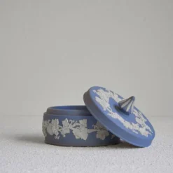 Boîte Wedgwood en jaspe avec couvercle
