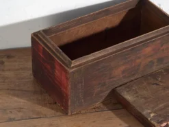 Boîtier ancien de couleur foncée (c.1900) #26