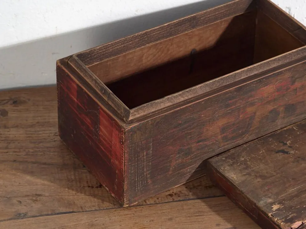 Boîtier ancien de couleur foncée (c.1900) #26