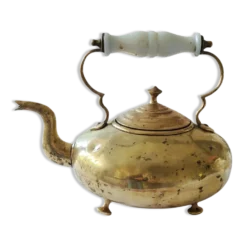 Bouilloire victorienne tripode ancienne en laiton et anse en porcelaine