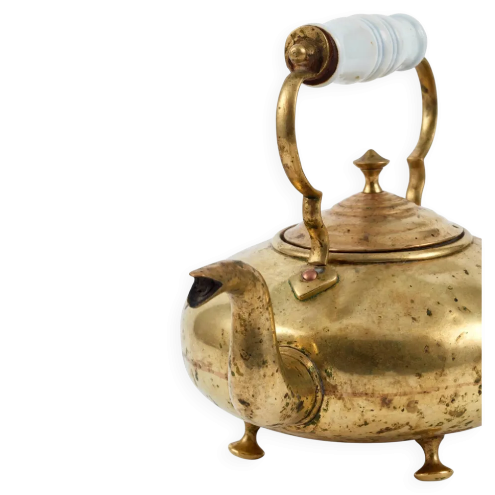 Bouilloire victorienne tripode ancienne en laiton et anse en porcelaine