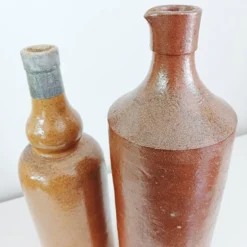 Bouteille ancienne en grès
