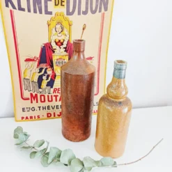 Bouteille ancienne en grès