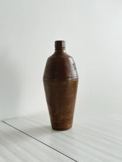 Bouteille ancienne en grès.