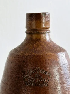 Bouteille ancienne en grès.