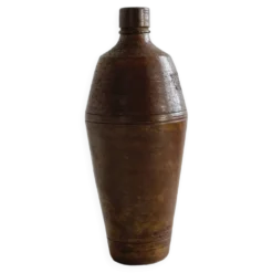 Bouteille ancienne en grès.