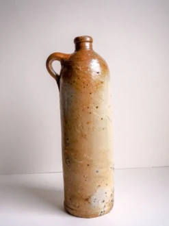 Bouteille Ancienne en Grès – Pièce de Collection