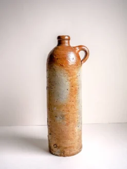 Bouteille Ancienne en Grès – Pièce de Collection
