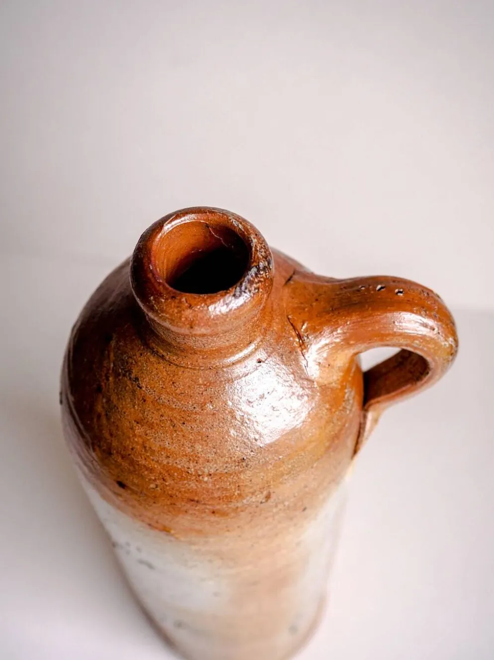 Bouteille Ancienne en Grès – Pièce de Collection