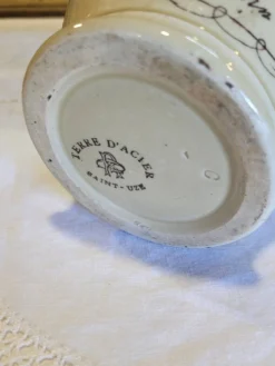 Bouteille ancienne terre de fer Saint Uze céramique carafe aiguiere