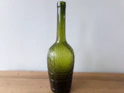 Bouteille ancienne verte fantaisie
