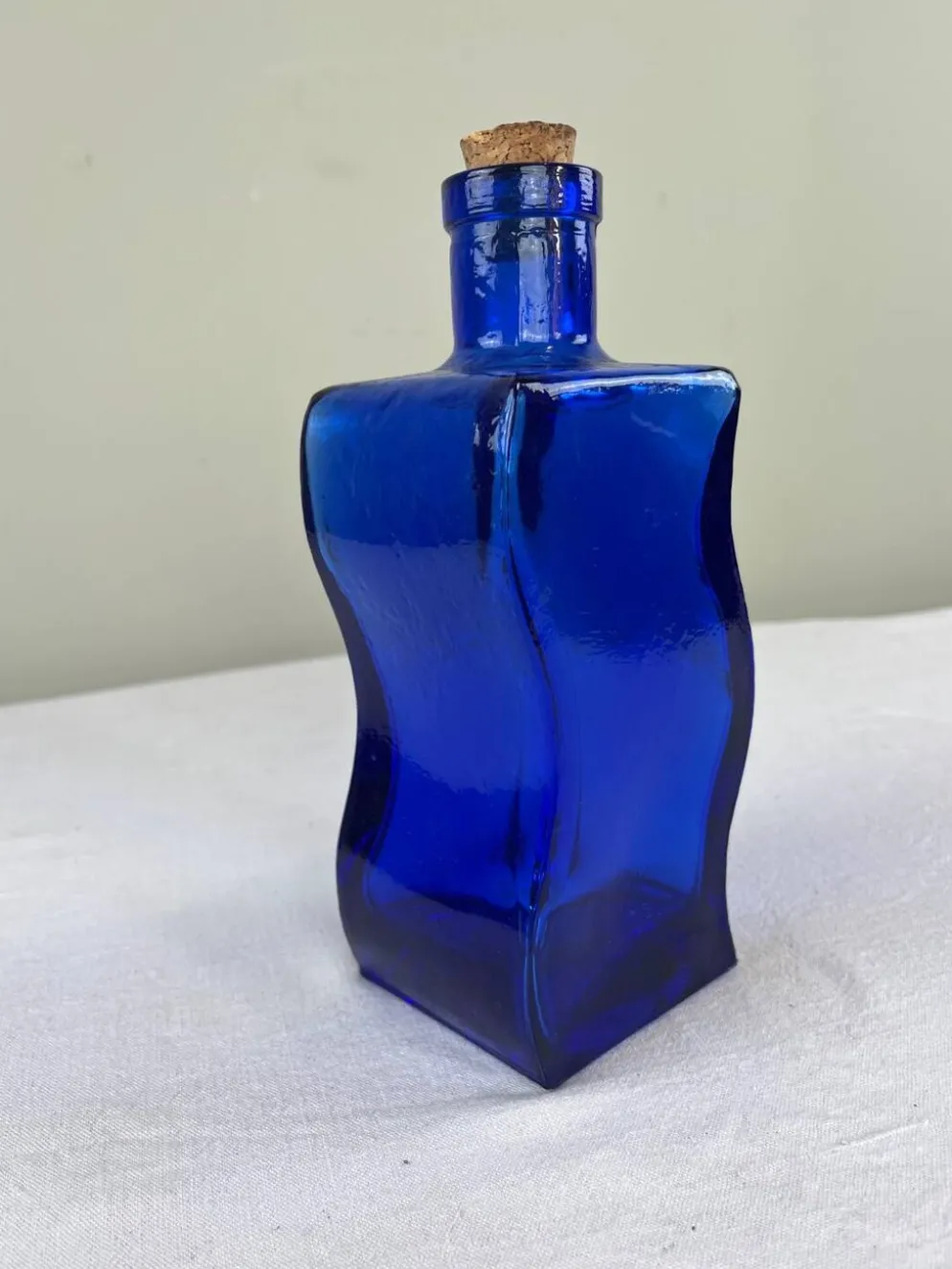 Bouteille bleu cobalt