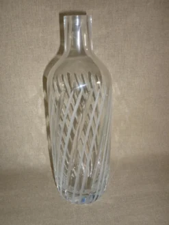 Bouteille ciselée en verre