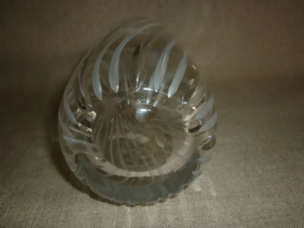 Bouteille ciselée en verre