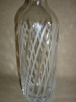 Bouteille ciselée en verre