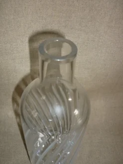 Bouteille ciselée en verre