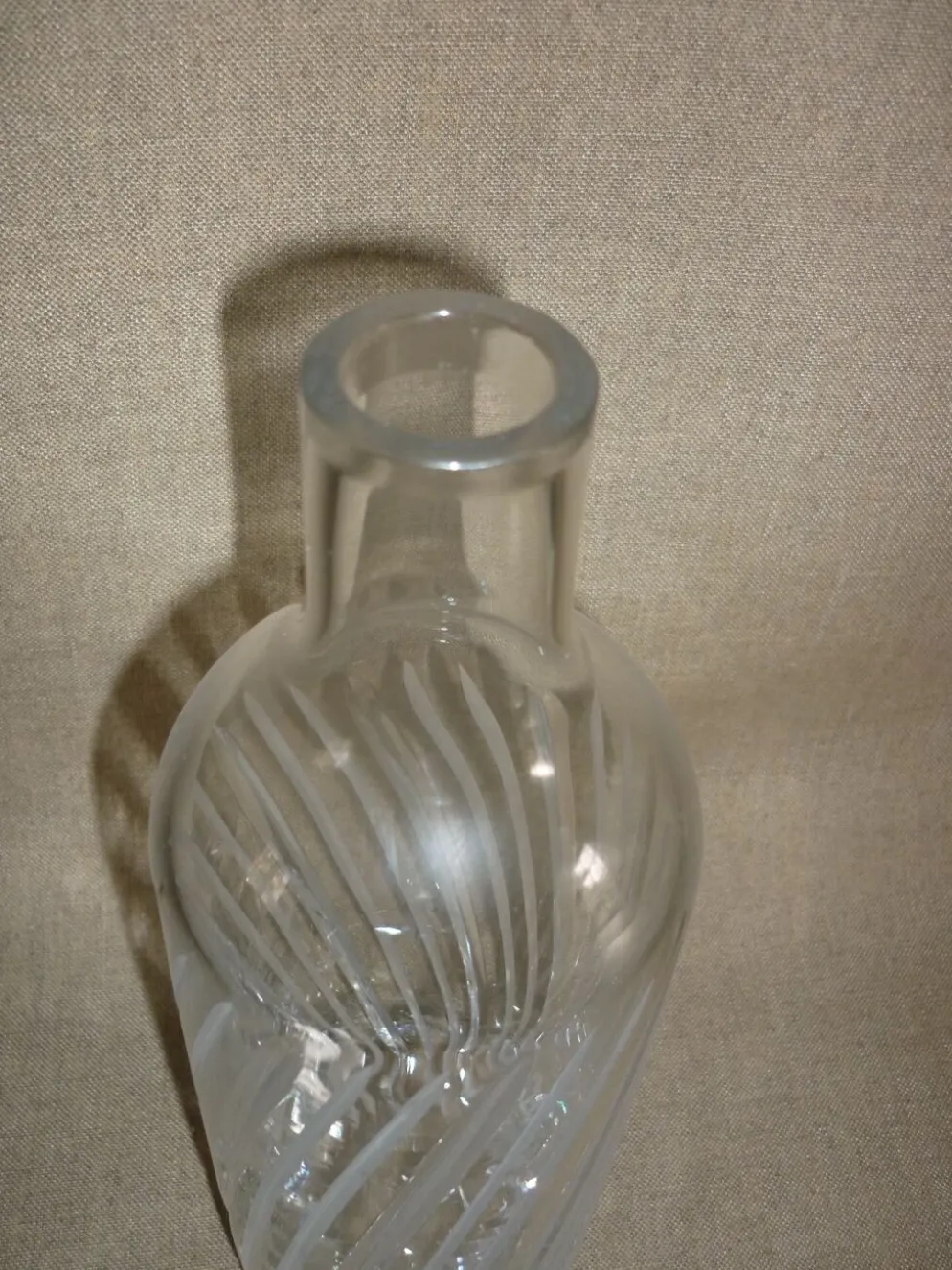 Bouteille ciselée en verre