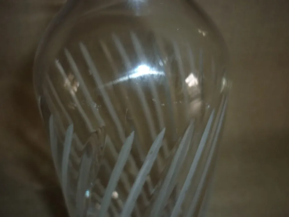 Bouteille ciselée en verre