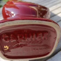 Bouteille céramique rouge garnier