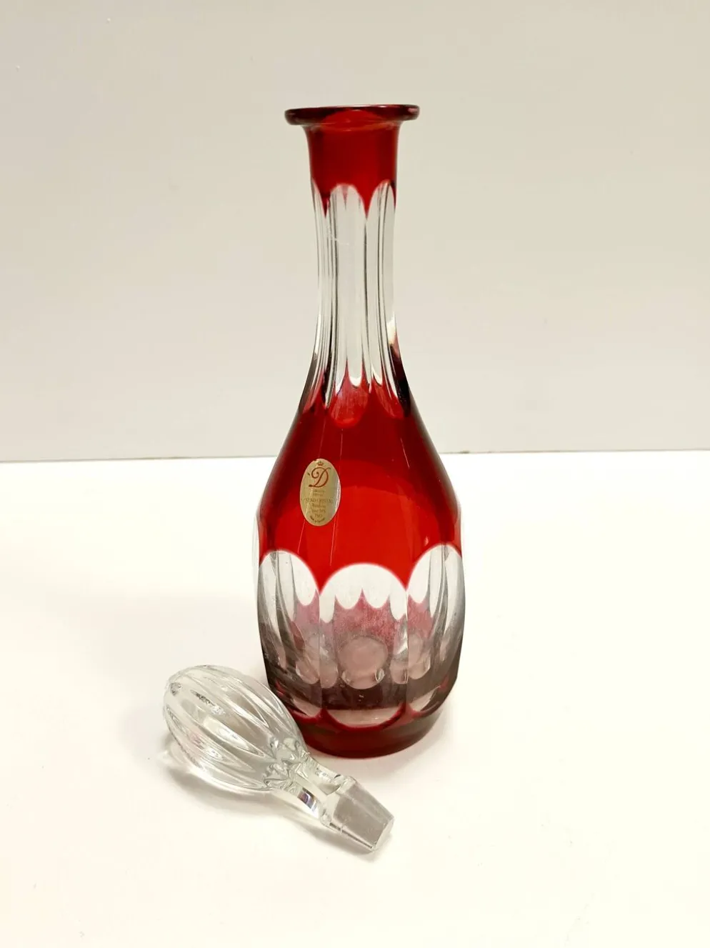 Bouteille à décanter en cristal de Bohême transparente et rouge de Dresden Crystal, Allemagne