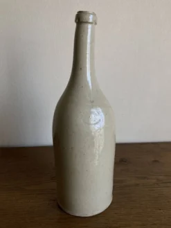 Bouteille de grès penchée début 20e