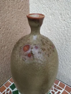 Bouteille design en grès émaillé dans le goût de Suzanne ramie