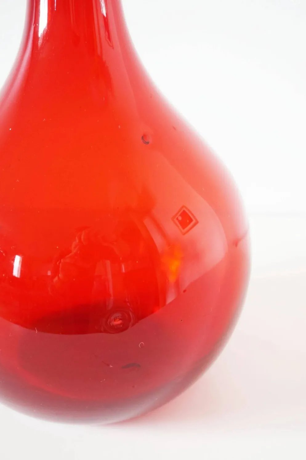 Bouteille Empoli italienne en verre soufflé rouge