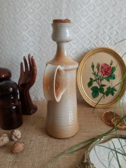 Bouteille en grès avec son bouchon en liège - vintage