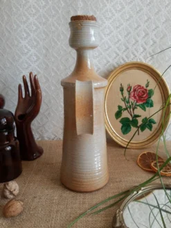 Bouteille en grès avec son bouchon en liège - vintage