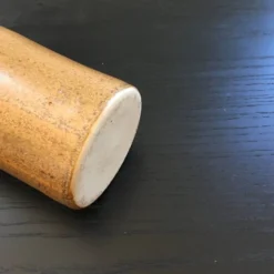 Bouteille en grès beige