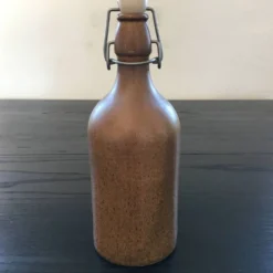 Bouteille en grès beige