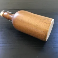 Bouteille en grès beige