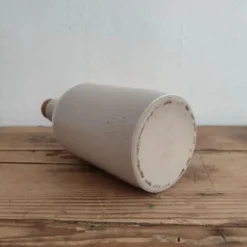 Bouteille en grès blanc