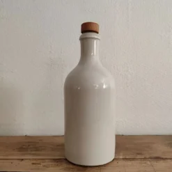 Bouteille en grès blanc