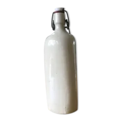 Bouteille en grès forme triangle