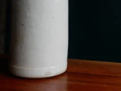Bouteille en grès gris émaillé